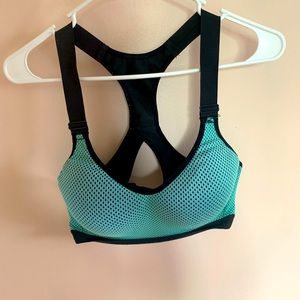 Victoria sport sports bra size 34 D